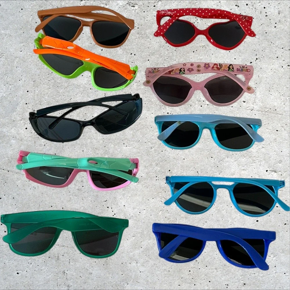 Lot of 20+ Kids Sunglasses Inc.‎ Disney Bluey Mixed Styles Boys Girls